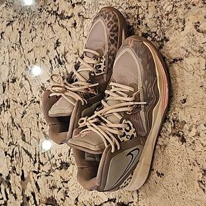 GUC Kyrie Infinity Basketball Shoes 9.5